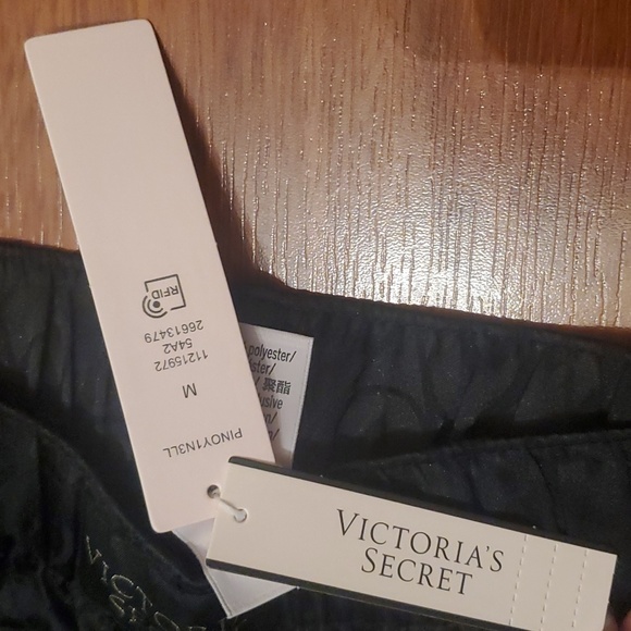 Victoria Secret Lingerie Set - Picture 4 of 9